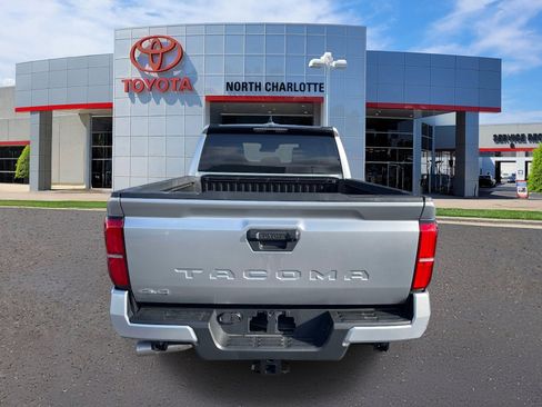 Used 2025 Toyota Tacoma SR5 AWD/4WD image 7