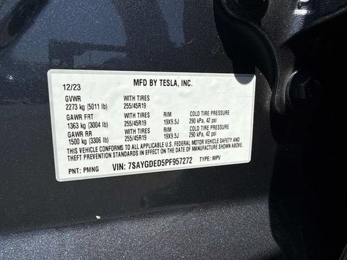 Used 2023 Tesla Model Y 2WD image 28