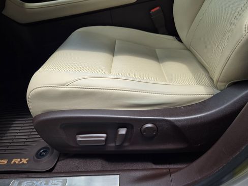 Used 2020 Lexus RX 350L Premium w/ Premium Package AWD/4WD image 15