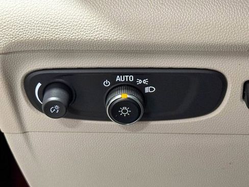 Used 2022 Buick Envision Avenir w/ Technology Package II image 44