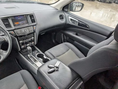Used 2019 Nissan Pathfinder S FWD image 26