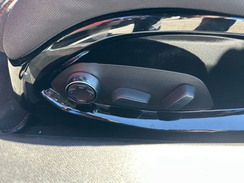 Used 2021 Chevrolet Corvette Stingray w/ Z51 Performance Package image 29