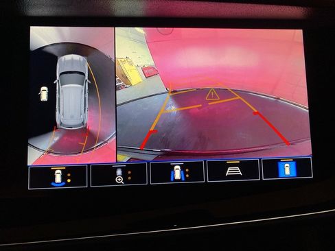 Used 2021 Buick Envision Avenir w/ Technology Package II image 18