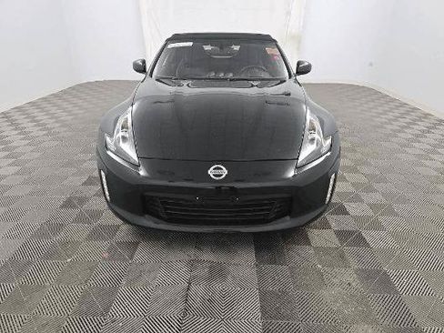 Used 2019 Nissan 370Z Touring Sport RWD image 8