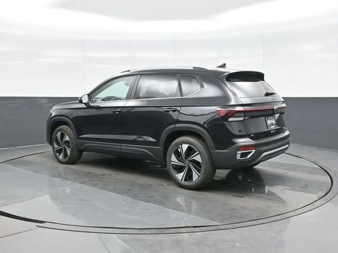 New 2026 Volkswagen Taos SE AWD/4WD image 5