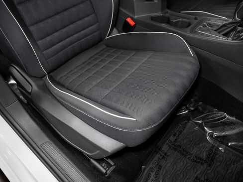 Used 2022 Volkswagen Jetta Sport image 32