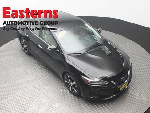 Used 2022 Nissan Maxima SV FWD image 3