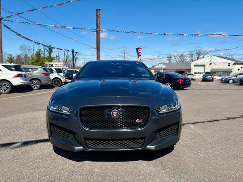 Used 2018 Jaguar XE S image 6