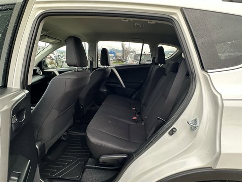 Used 2016 Toyota RAV4 LE image 10
