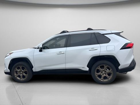 Used 2023 Toyota RAV4 SE image 8
