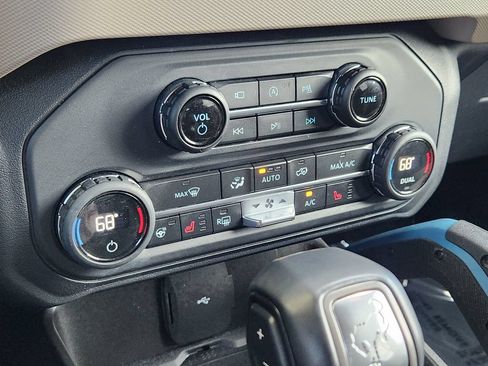 Used 2021 Ford Bronco Wildtrak AWD/4WD image 10