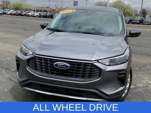 Used 2024 Ford Escape Active AWD/4WD image 3