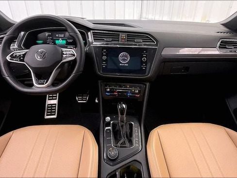Used 2023 Volkswagen Tiguan SE R-Line AWD/4WD image 15