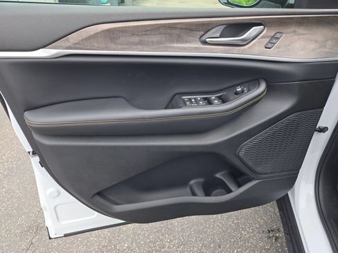 New 2026 Jeep Grand Cherokee L Limited AWD/4WD image 25