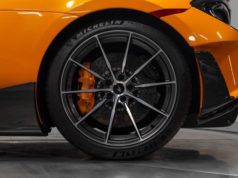 Used 2019 McLaren 600LT RWD image 33