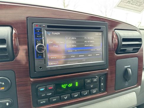 Used 2005 Ford F250 Lariat image 13