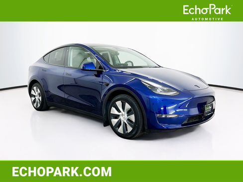 Used 2023 Tesla Model Y Long Range AWD/4WD image 1