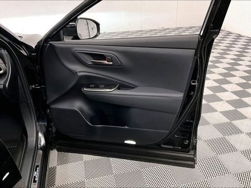 Used 2025 Toyota Crown Signia image 21