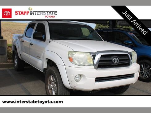 Used 2006 Toyota Tacoma PreRunner image 1