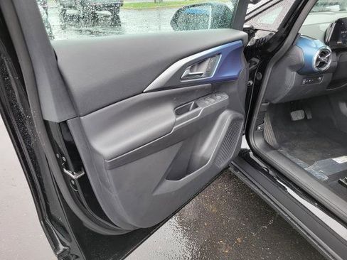 New 2026 Chevrolet Equinox EV LT image 6