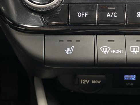 Certified 2025 Hyundai Elantra Limited image 12