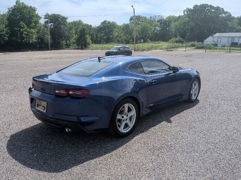 Used 2021 Chevrolet Camaro LT w/ Technology Package RWD image 6