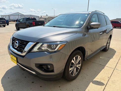 Used 2020 Nissan Pathfinder SL AWD/4WD image 4