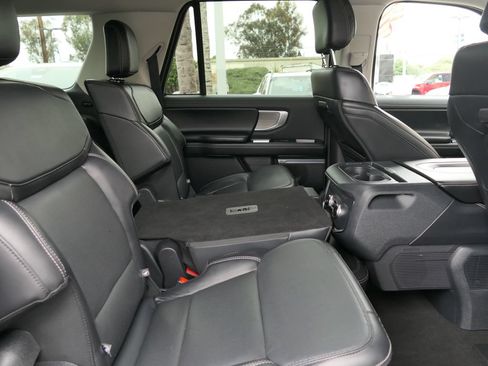 Used 2025 Ford Expedition Max Platinum AWD/4WD image 25