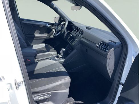 Used 2023 Volkswagen Tiguan SE R-Line FWD image 19