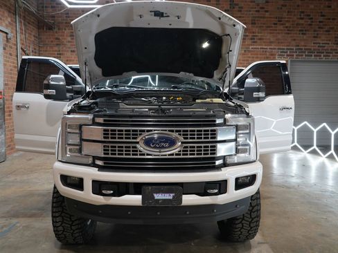 Used 2019 Ford F350 Platinum w/ Platinum Ultimate Package AWD/4WD image 23
