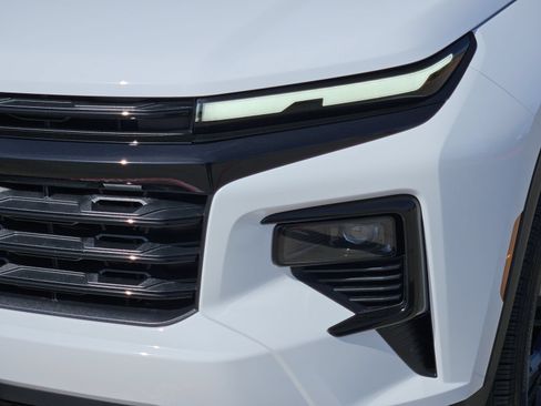 New 2027 Chevrolet Traverse LT w/ Midnight/Sport Edition FWD image 10