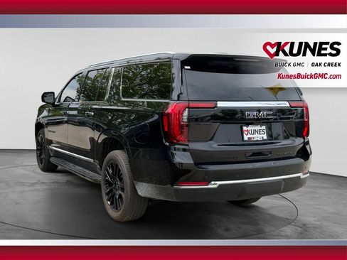 Used 2025 GMC Yukon XL Elevation w/ Elevation Premium Package AWD/4WD image 8
