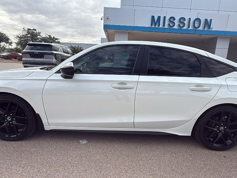 Used 2024 Honda Civic Sport image 4