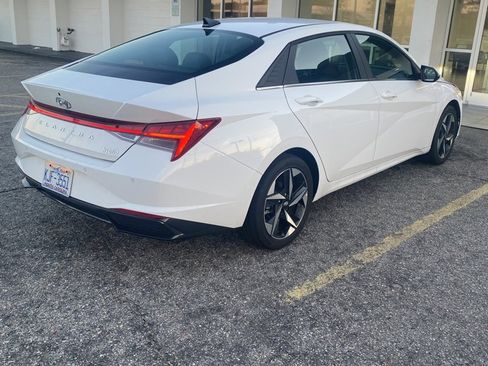 Used 2023 Hyundai Elantra Limited w/ Cargo Package image 4