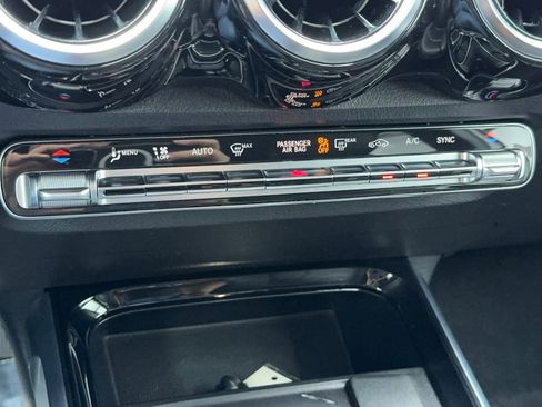 Used 2023 Mercedes-Benz GLB 250 4MATIC w/ Premium Package image 32