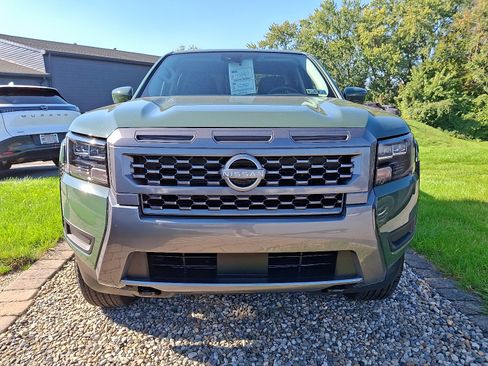 New 2026 Nissan Frontier SV w/ SV Convenience Package image 2