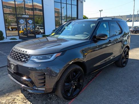 Used 2025 Land Rover Discovery Dynamic SE AWD/4WD image 2
