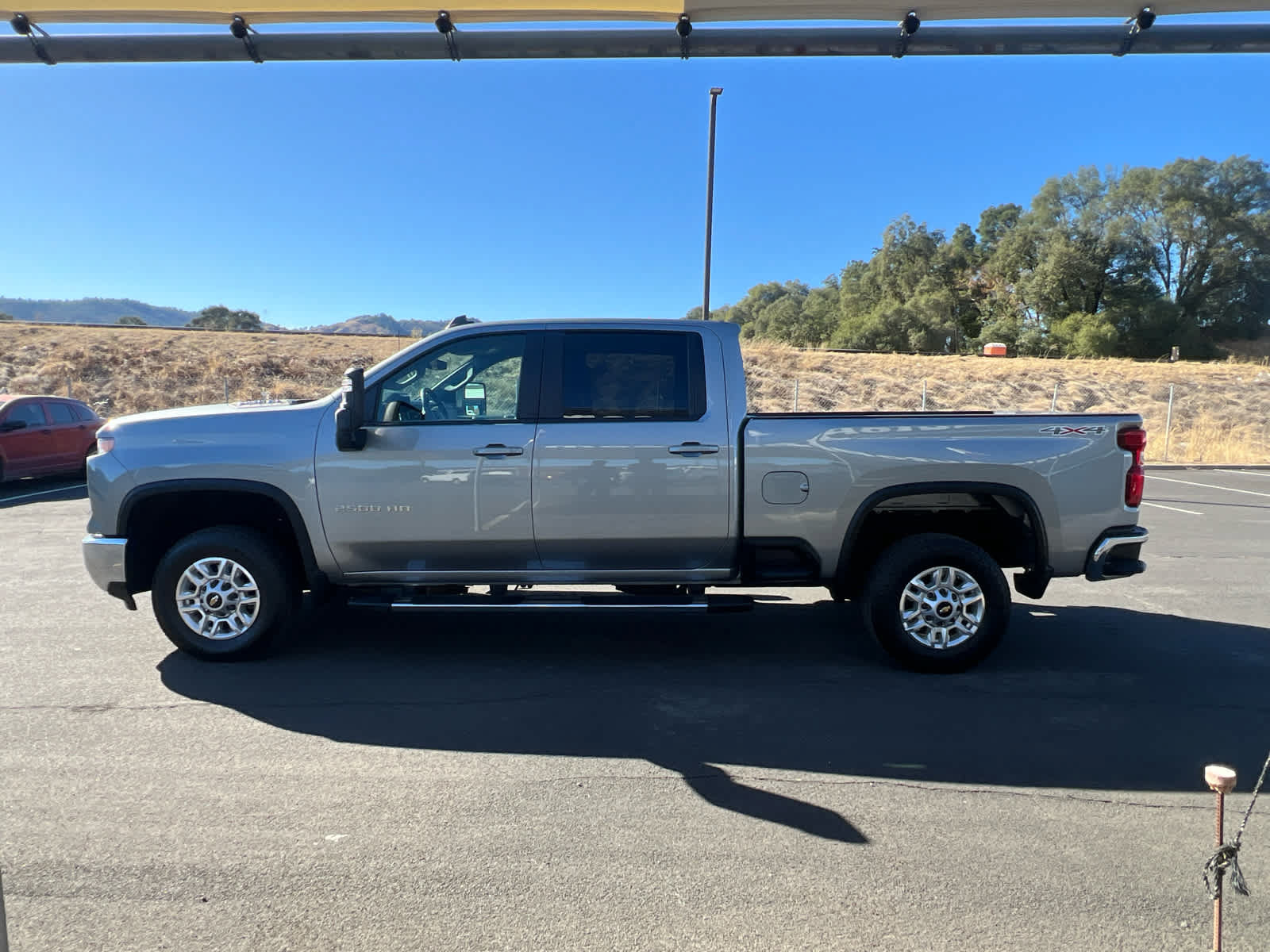 Used 2025 Chevrolet Silverado 2500 LT w/ Convenience Package AWD/4WD image 9