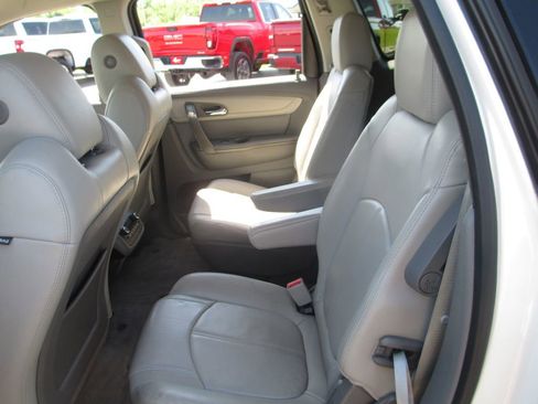 Used 2015 Chevrolet Traverse LT FWD image 21