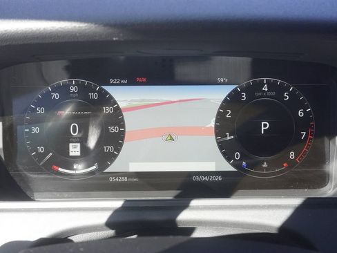 Used 2019 Land Rover Range Rover Velar R-Dynamic SE image 11