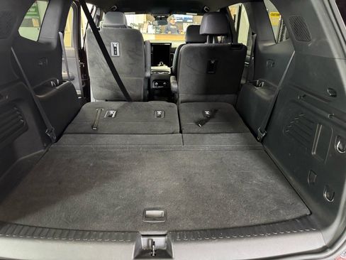 Used 2024 GMC Acadia Elevation w/ Black Edition image 9