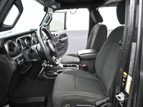 Used 2021 Jeep Gladiator Sport image 12