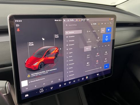 Used 2022 Tesla Model Y Performance AWD/4WD image 26