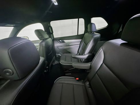 Used 2025 Buick Enclave Preferred image 28