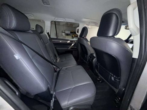 Used 2018 Lexus GX 460 w/ Navigation Package AWD/4WD image 16