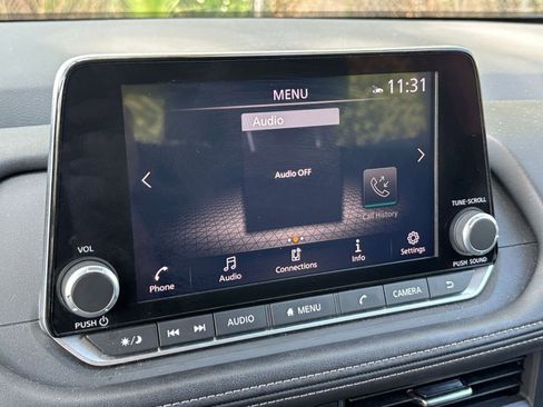 Used 2025 Nissan Rogue SV FWD image 20