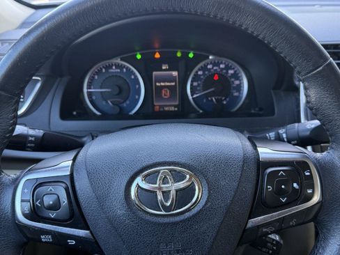 Used 2017 Toyota Camry XLE FWD image 19