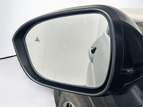 Used 2024 Mitsubishi Outlander SE AWD/4WD image 16
