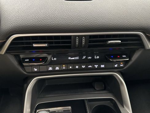 Certified 2024 MAZDA CX-90 Plug-In Hybrid w/ Preferred AWD/4WD image 34