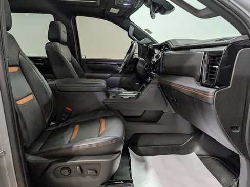 Used 2025 GMC Sierra 3500 AT4 image 21